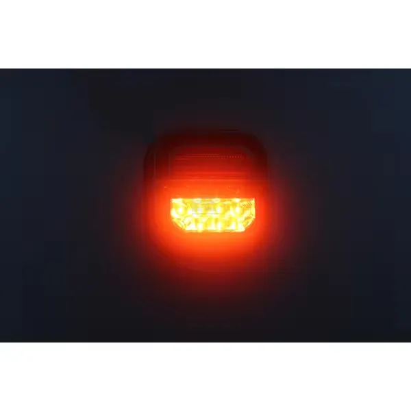 Zestaw bezprzewodowych lamp tylnych LED LA60040R 6 Zestaw bezprzewodowych lamp tylnych LED LA60040R - obrazek 6